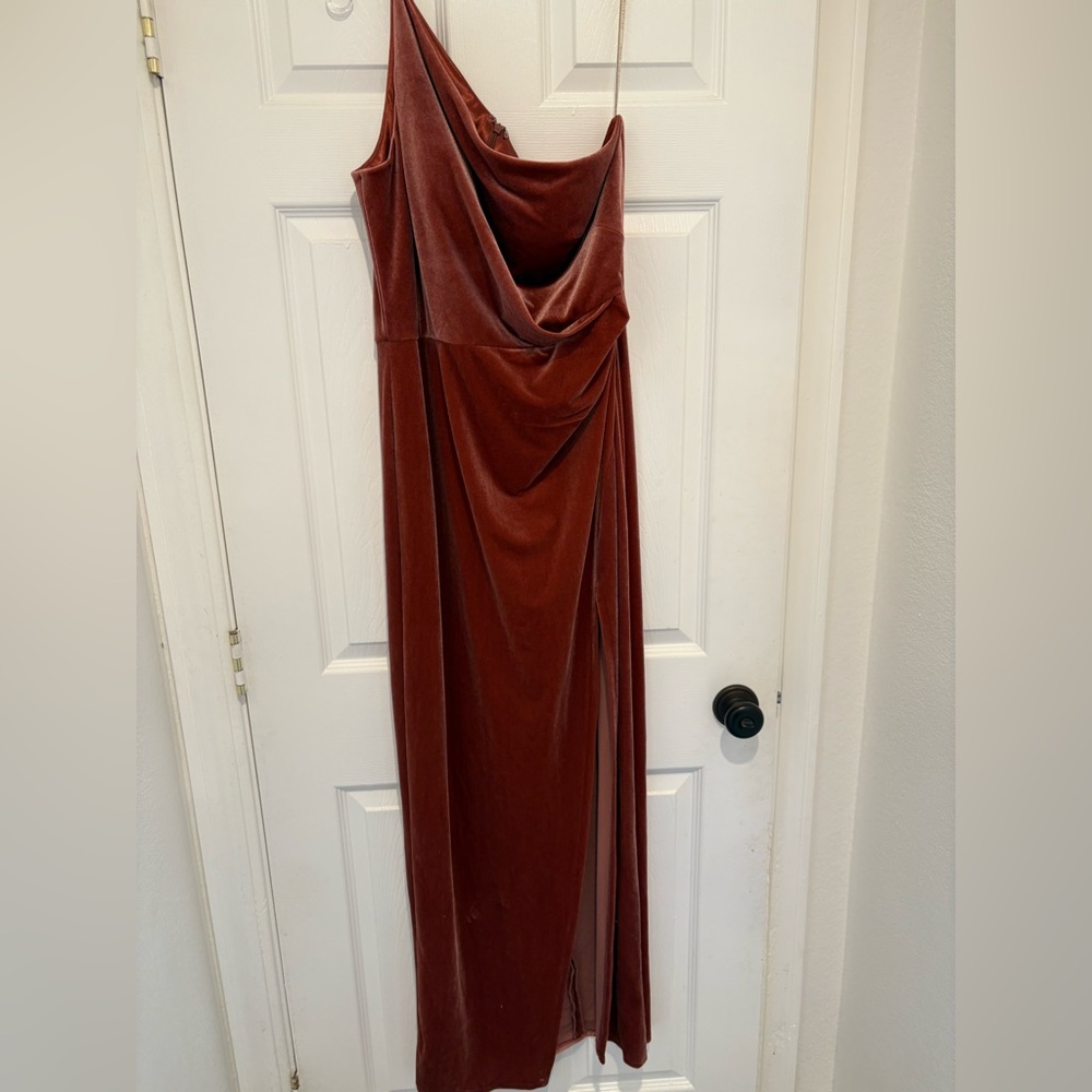 Jenny Yoo Giavonna One-Shoulder Stretch Velvet Gown - Picture 2 of 5
